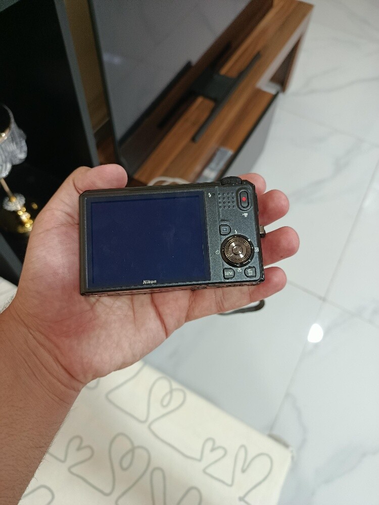 Nikom Coolpix S9100 - 3