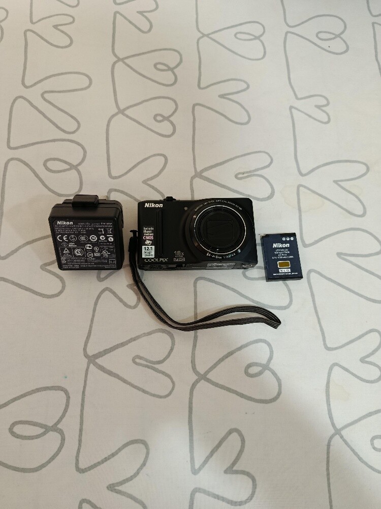 Nikom Coolpix S9100 - 2