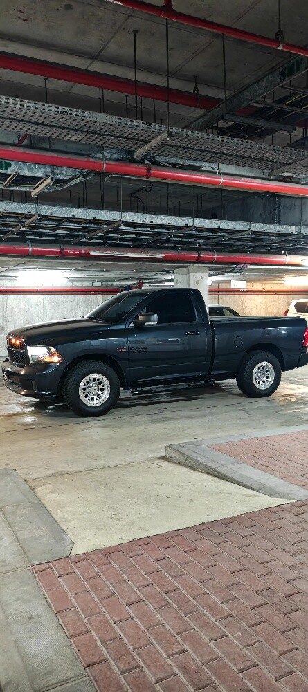 Dodge Ram 1500 4x4 - 1