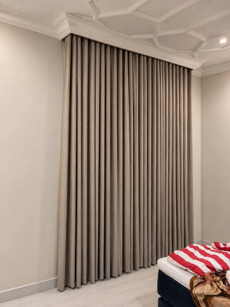 CURTAIN, CARPET,WALLPEPER, SOFA. - 13