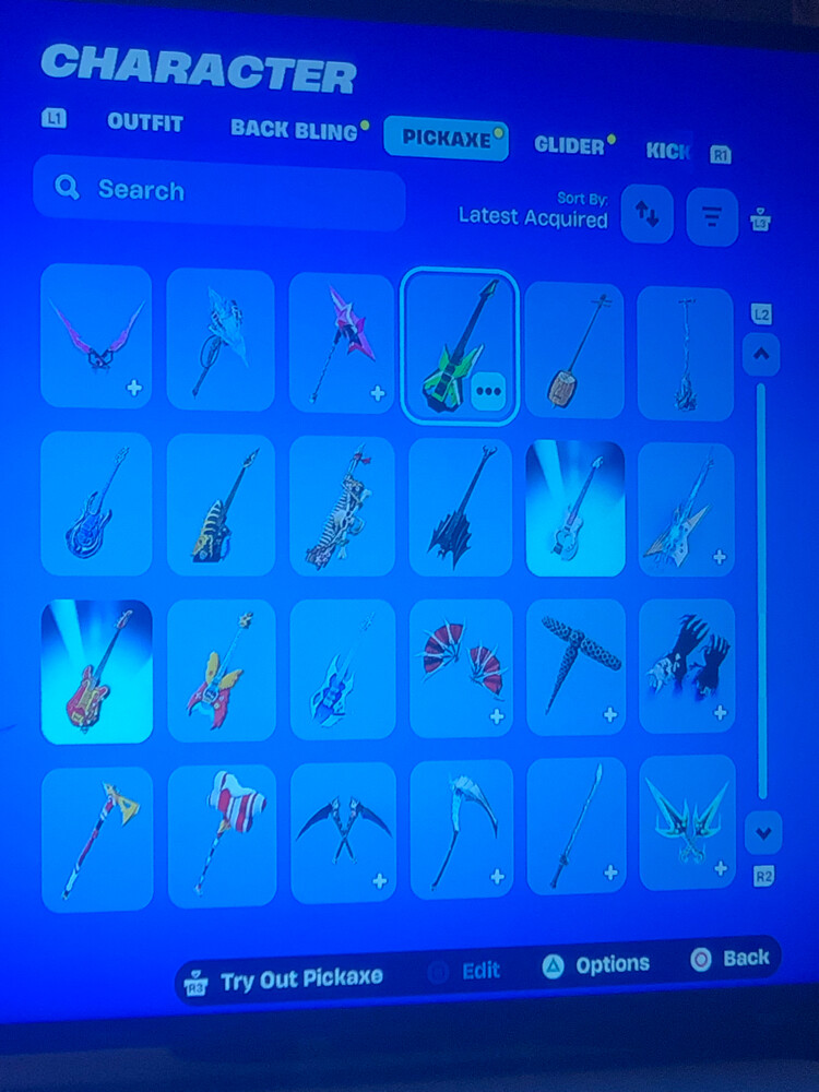 سوني و حساب فيه اشياء فورت و روكت - 18