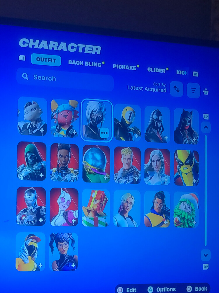 سوني و حساب فيه اشياء فورت و روكت - 14