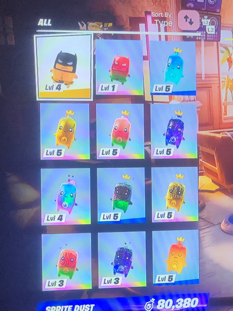 سوني و حساب فيه اشياء فورت و روكت - 6
