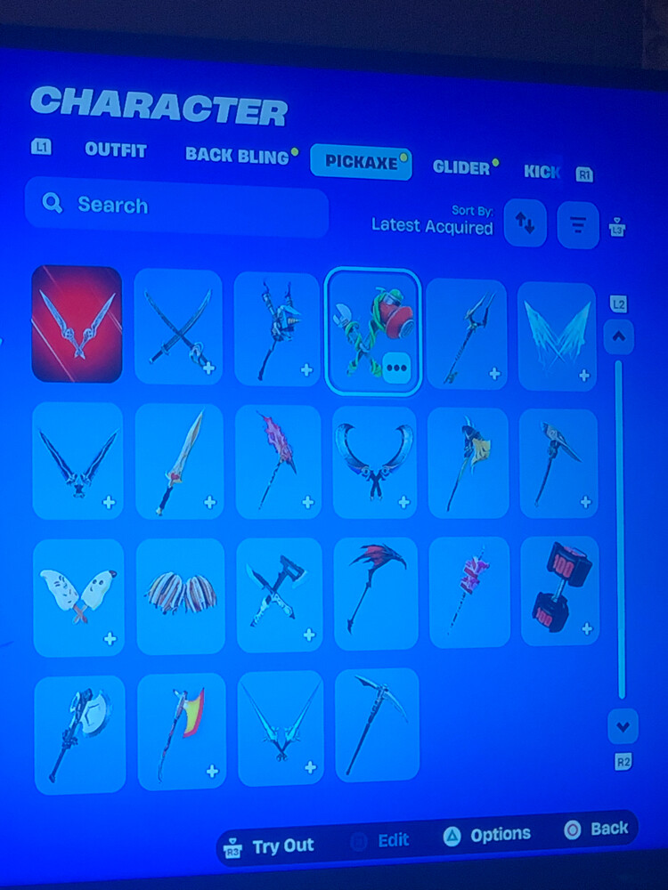 سوني و حساب فيه اشياء فورت و روكت - 26