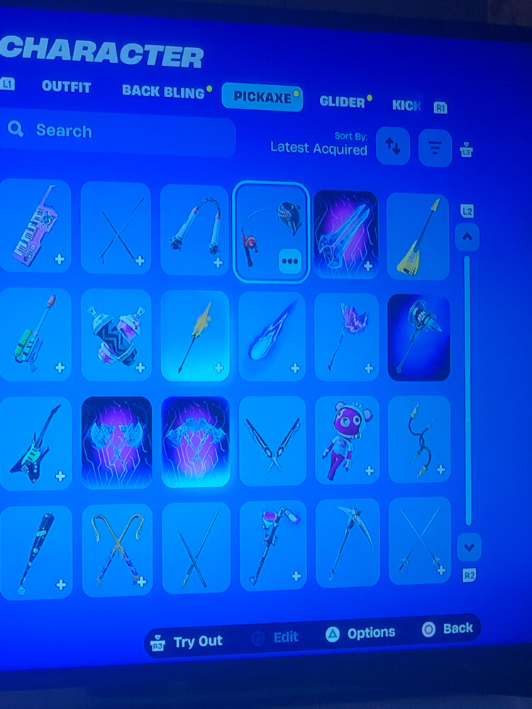 سوني و حساب فيه اشياء فورت و روكت - 15