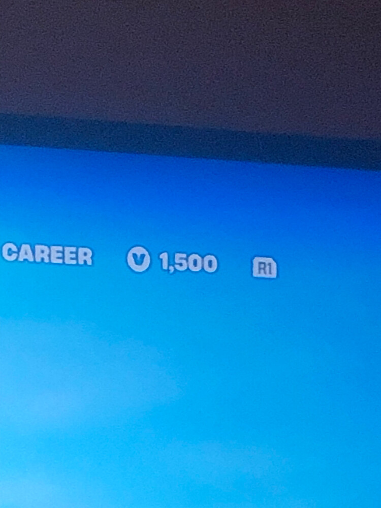 سوني و حساب فيه اشياء فورت و روكت - 2
