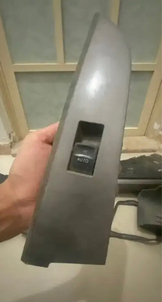 قطع غيار في اكس ار 2009 - 2011 - 22