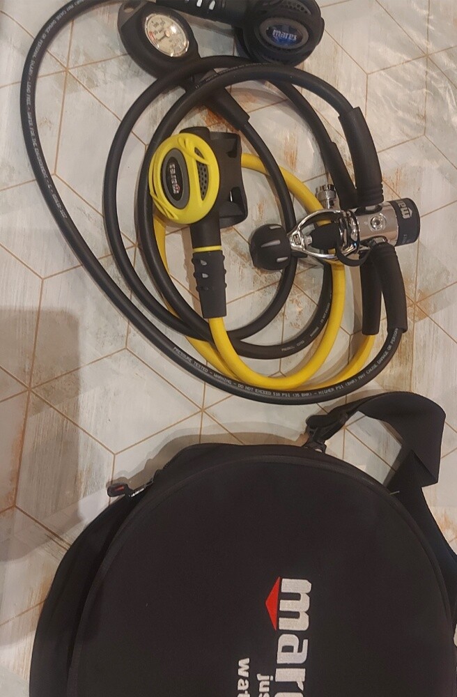 mares regulator with cressi fins - 1