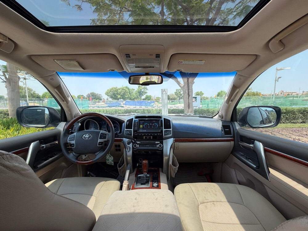 Toyota Land Cruiser VXR - 13