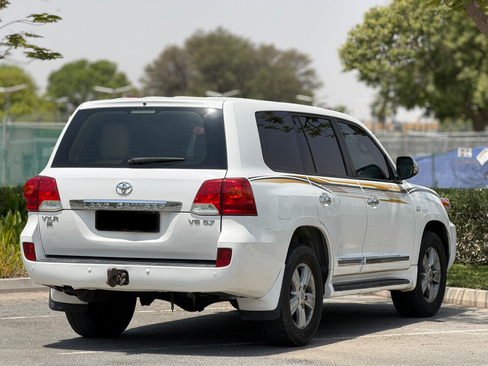 Toyota Land Cruiser VXR - 4