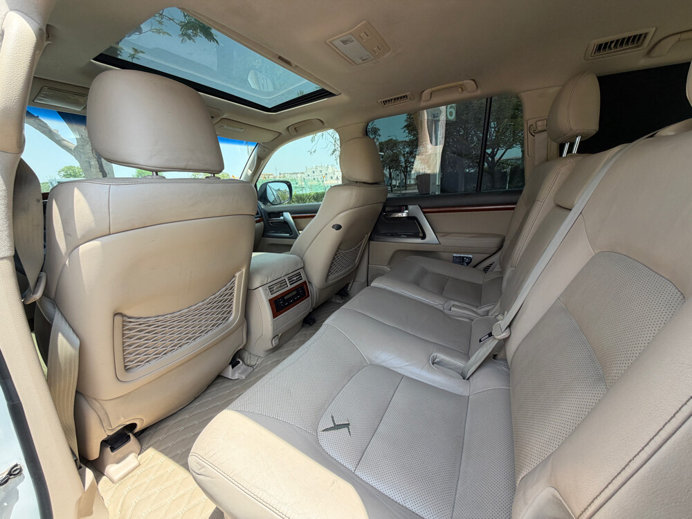 Toyota Land Cruiser VXR - 14