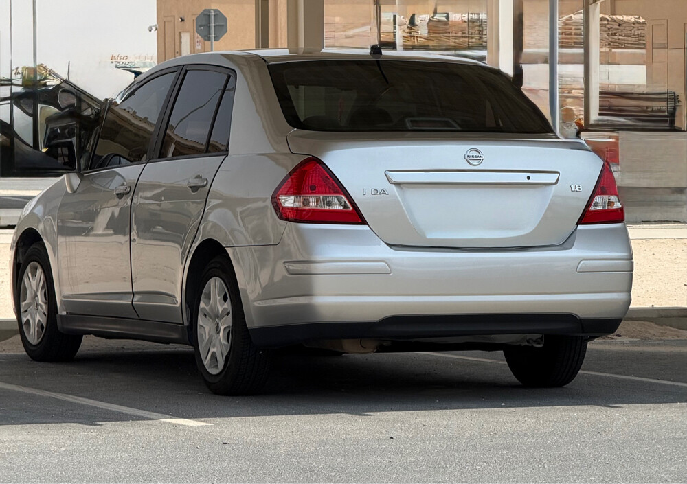 Nissan tiida 1.8 2012 - 3