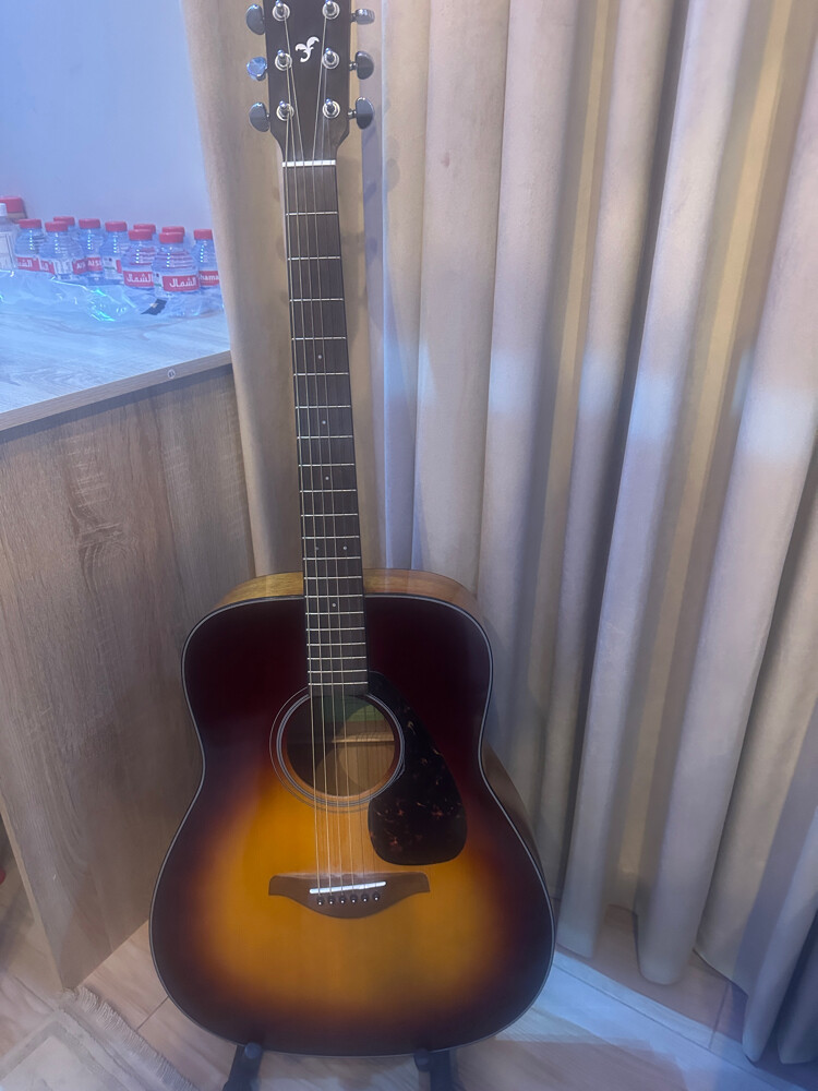 Yamaha FG800 acoustic guitar - 2