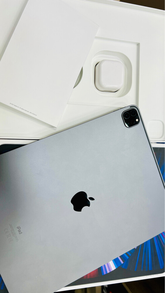 iPad Pro 12.9 inch M1 (Urjent sale) - 2