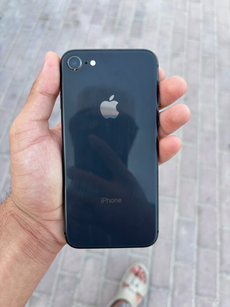 iPhone 8 - 9