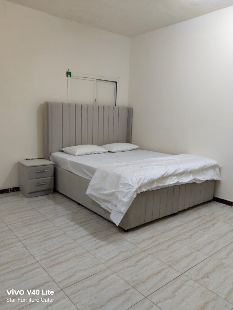 Bed or matrass available - 5