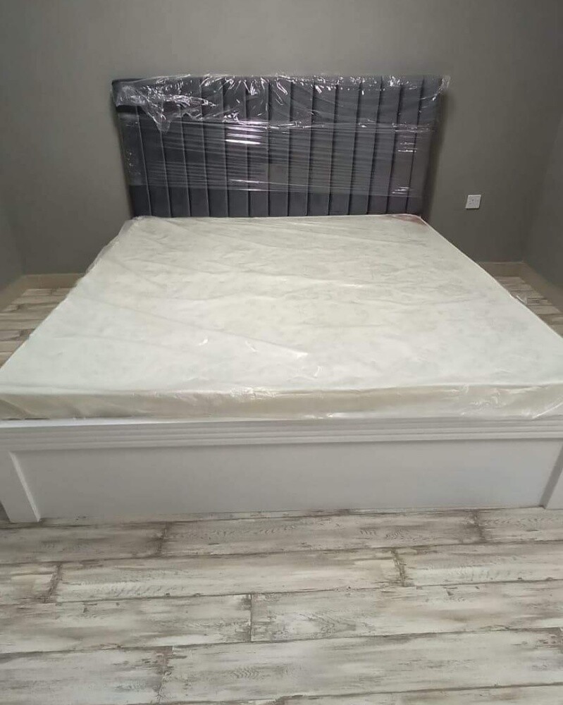 Bed or matrass available - 10