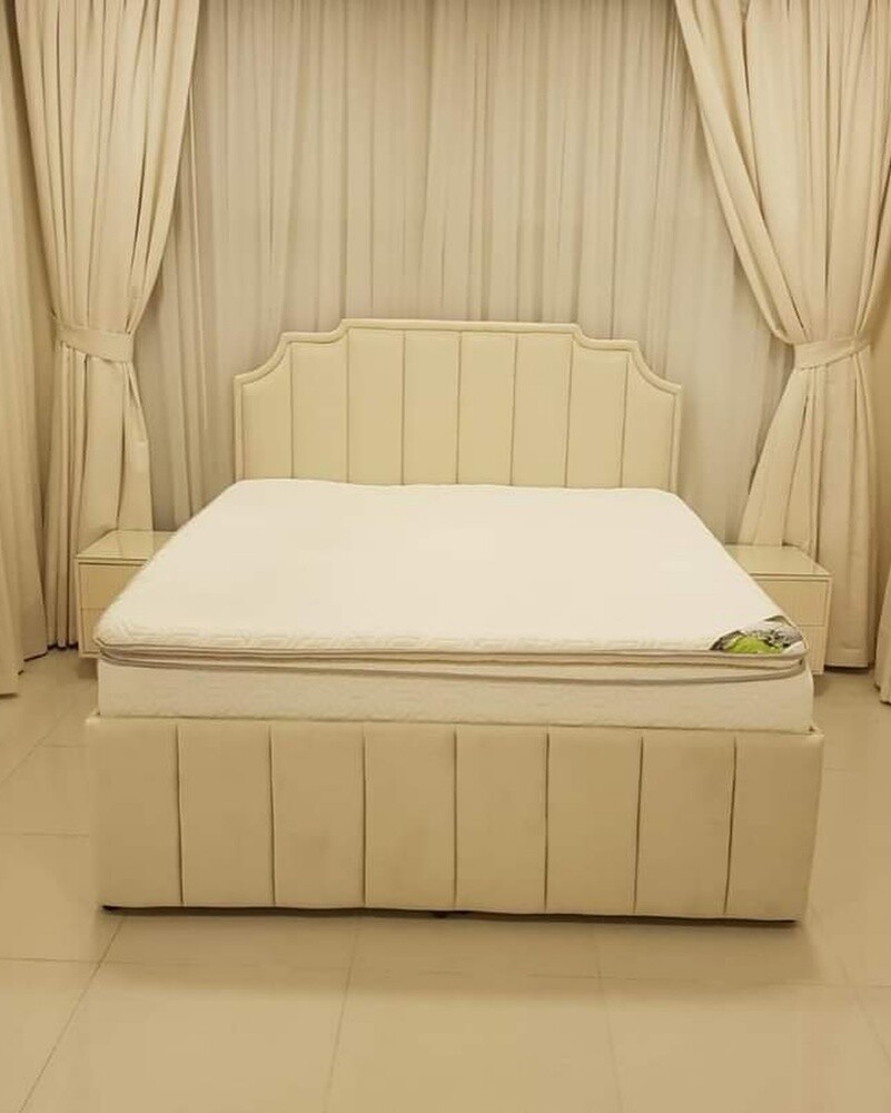 Bed or matrass available - 1