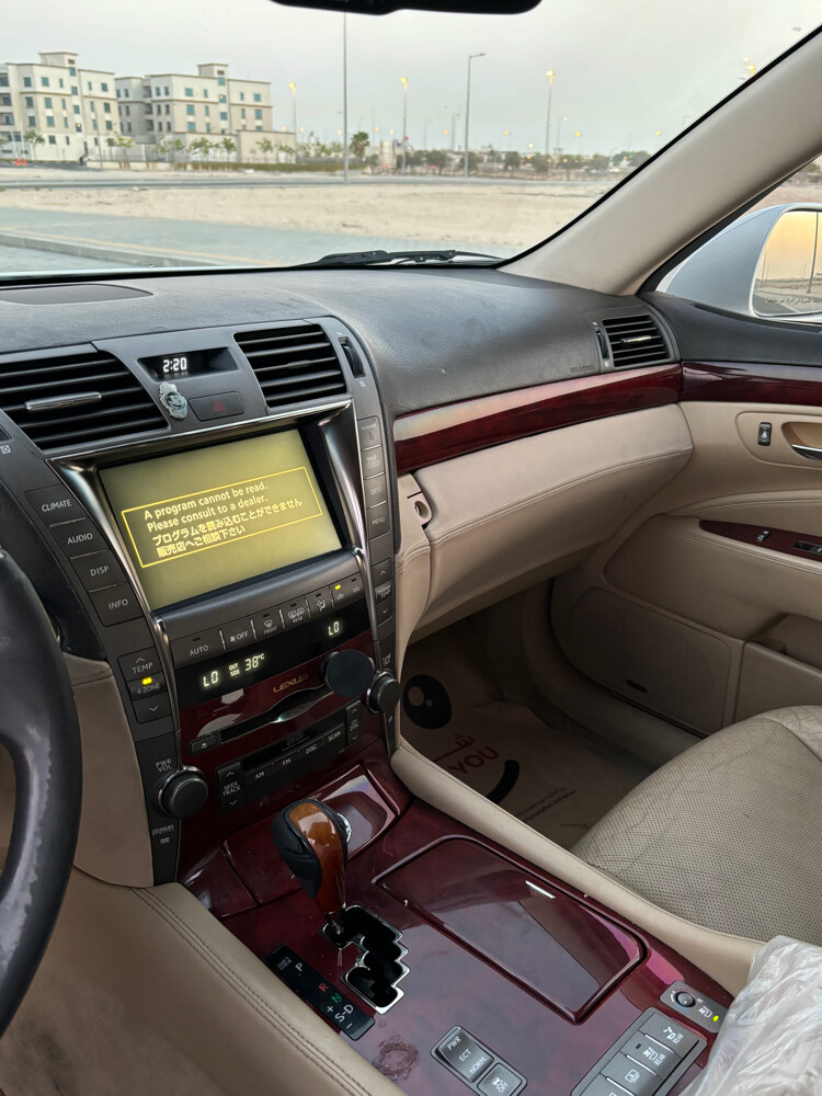lexus ls 460 L - 7