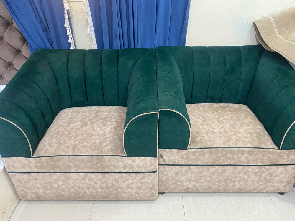 مستخدم ثلاثه شهور سعر الشرا2000 - 2