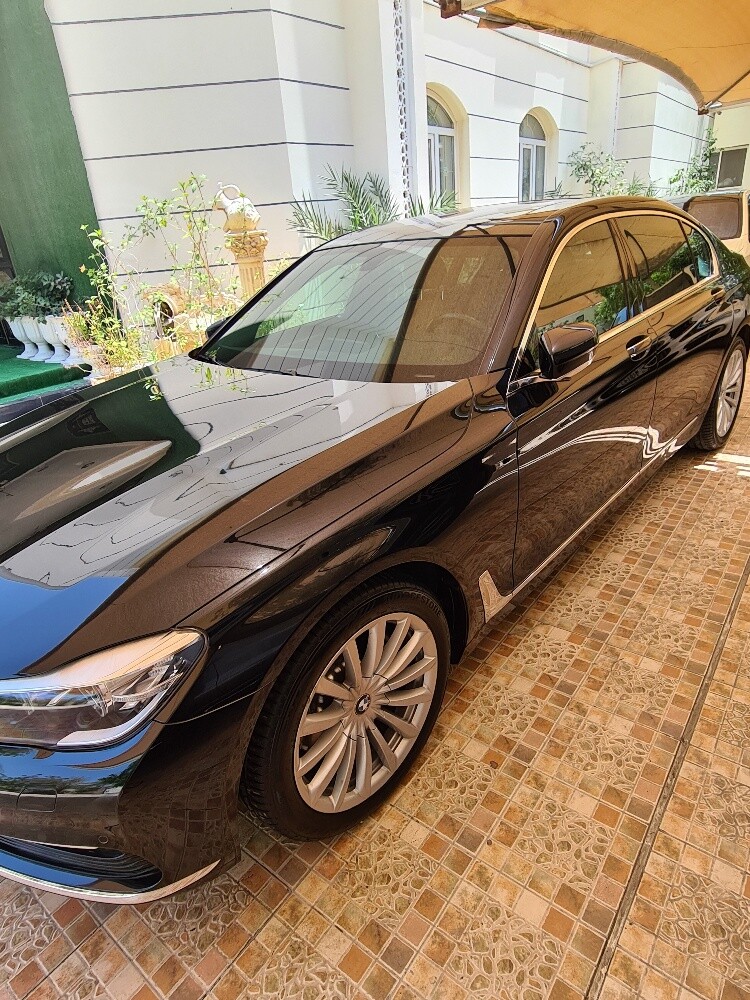 730 , بي ام ، 2019 - 8