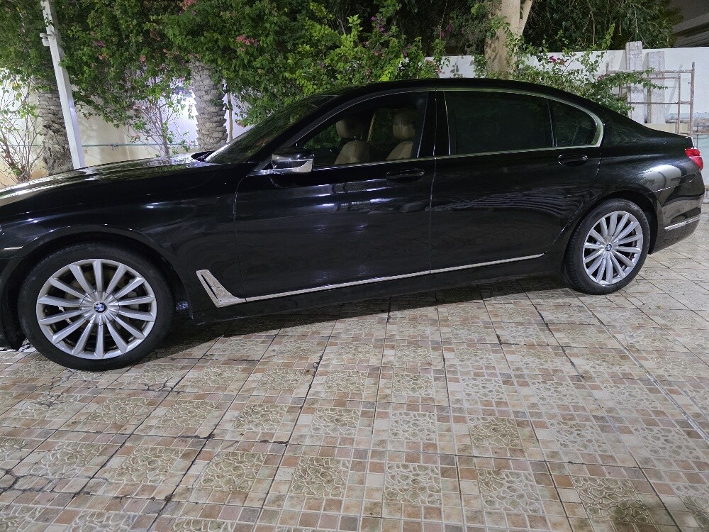 730 , بي ام ، 2019 - 7