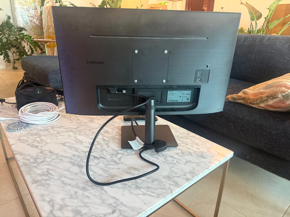 Samsung Smart Monitor M5 - 2