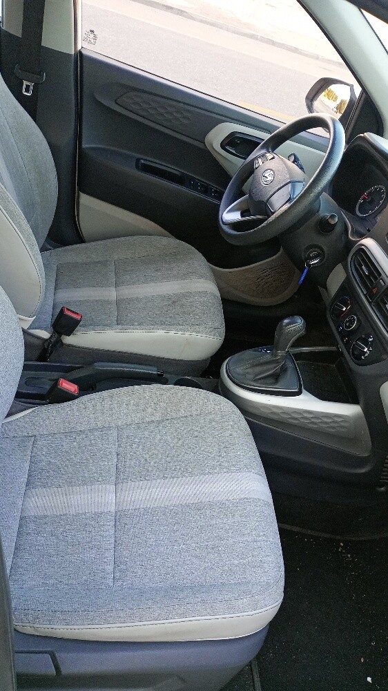 Honda i 10 km: 114000 - 8
