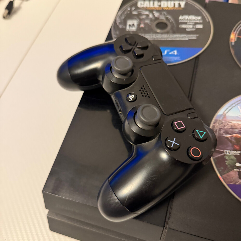 PlayStation 4 sony 4 ps4 - 2