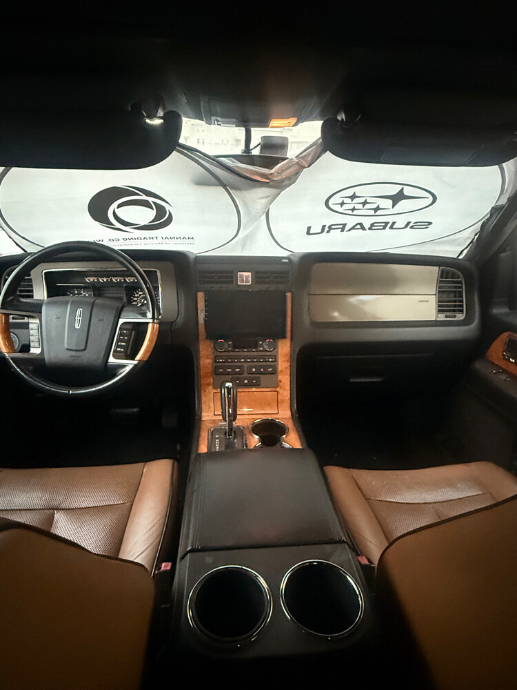 Lincoln Navigator 2012 Limited Ed. - 3