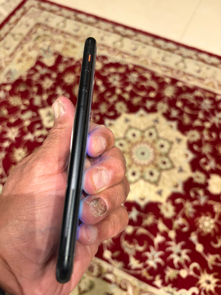 ايفون اس اي  - 5