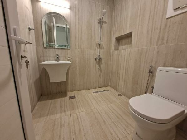 DELUXE BRAND NEW 3BHK W/ PARKING - 11
