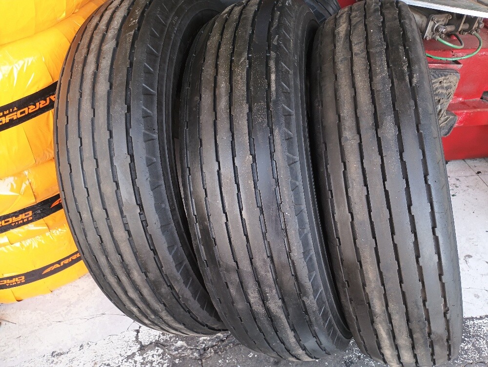 900-17 maxxis ballon - 1