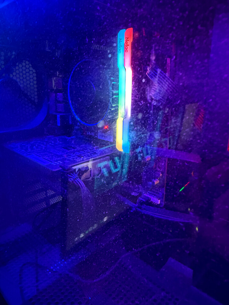 computer with monitor 100Hz - 1