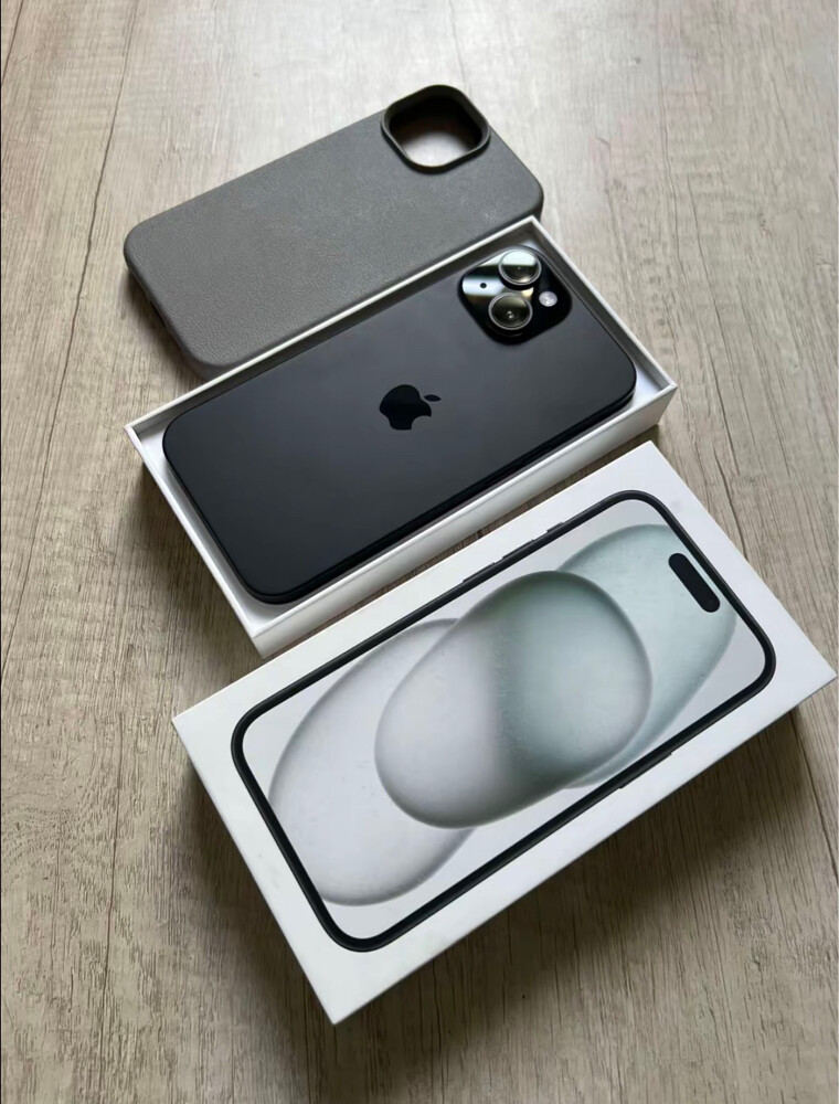 IPhone 15  - 1