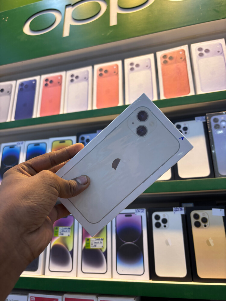I phone 13 128 Gb  - 6