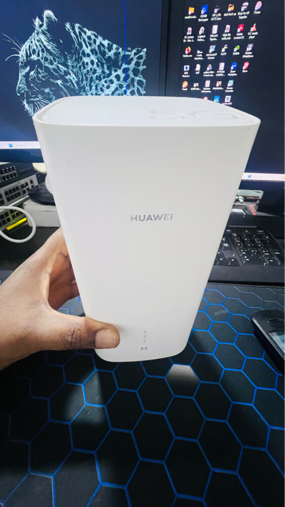 HUAWEI H112372 5G CPE Router - 2