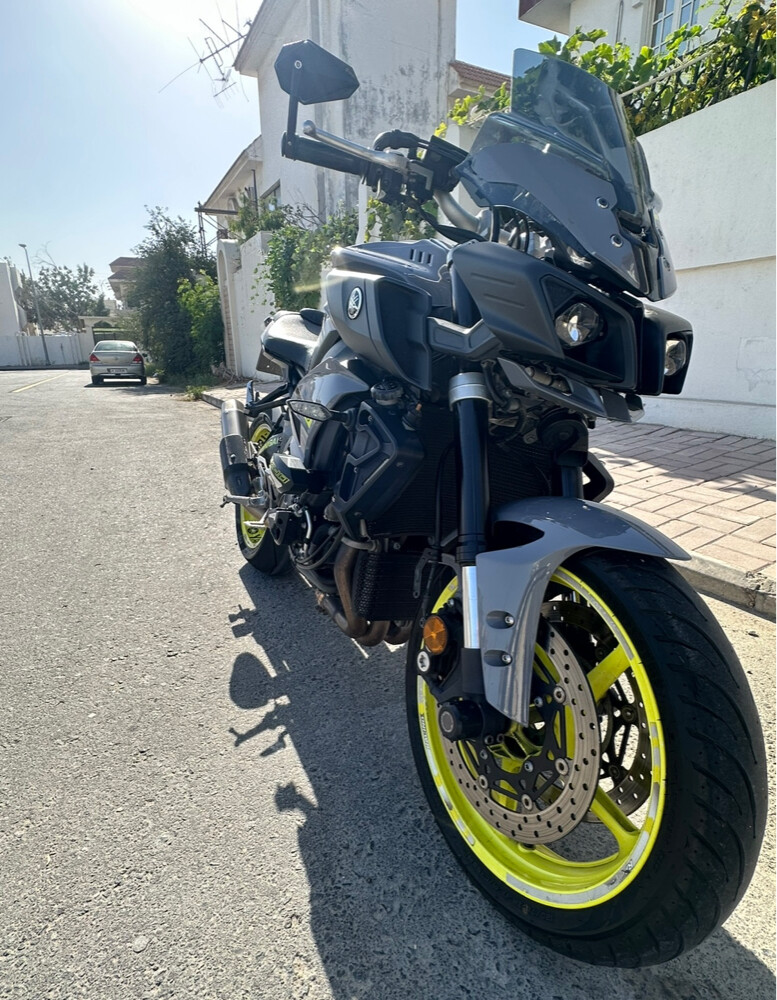 YAMAHA MT 10 2017 (1000CC) - 1