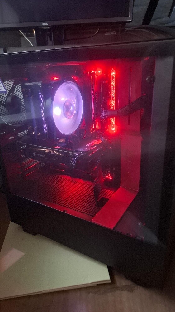 gaming pc and xbox with games - 5