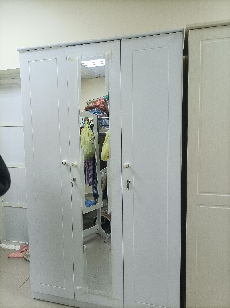 3,4,Door cabinet available - 4