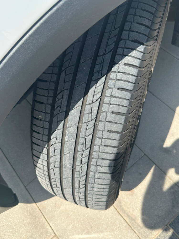 A car in excellent condition  - 5