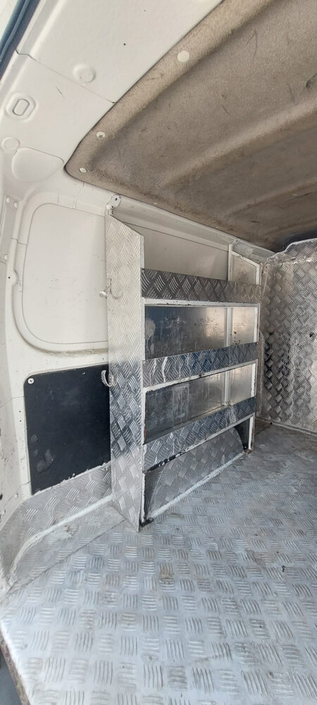  2015 Nissan Urvan Cargo Van - 7