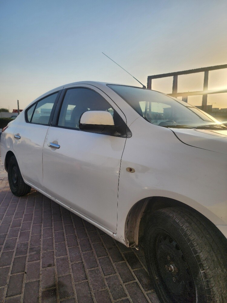 nissan sunny - 2