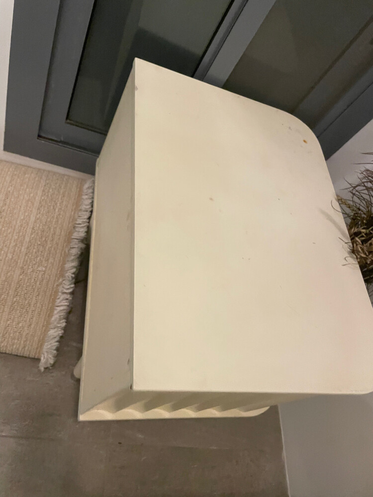 2 bedside tables - 2