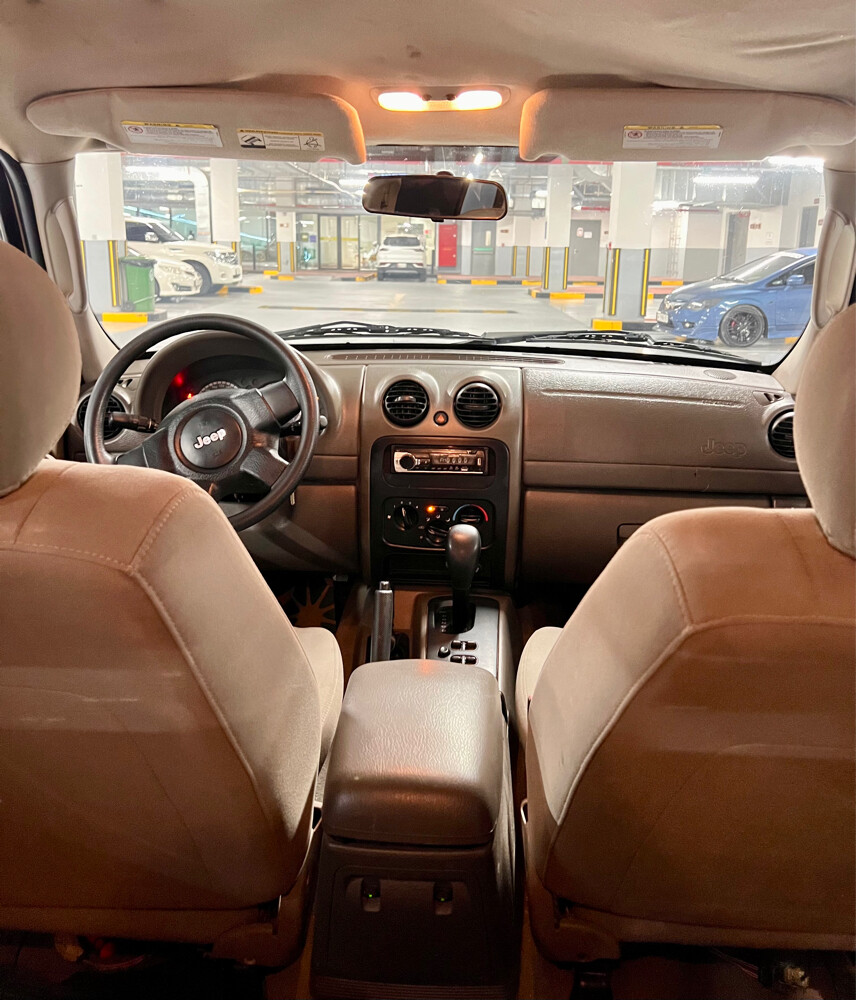 jeep cherockee 2005 4*4  - 6