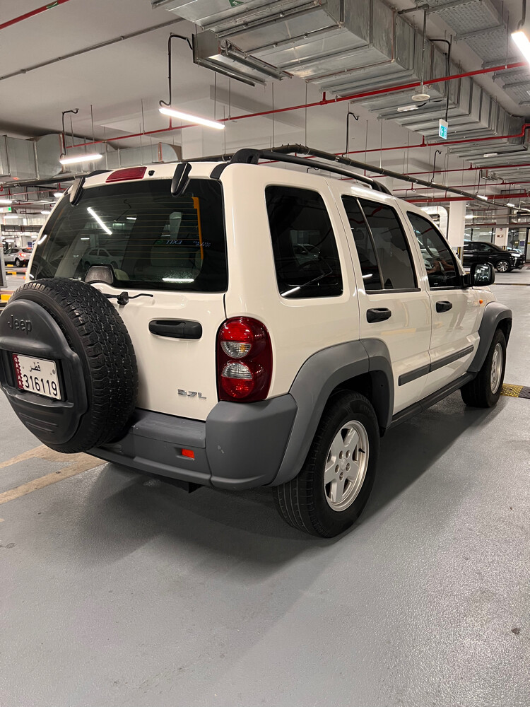 jeep cherockee 2005 4*4  - 2