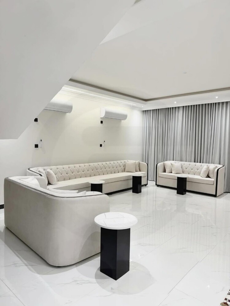 Sofa's &Chairs - 10