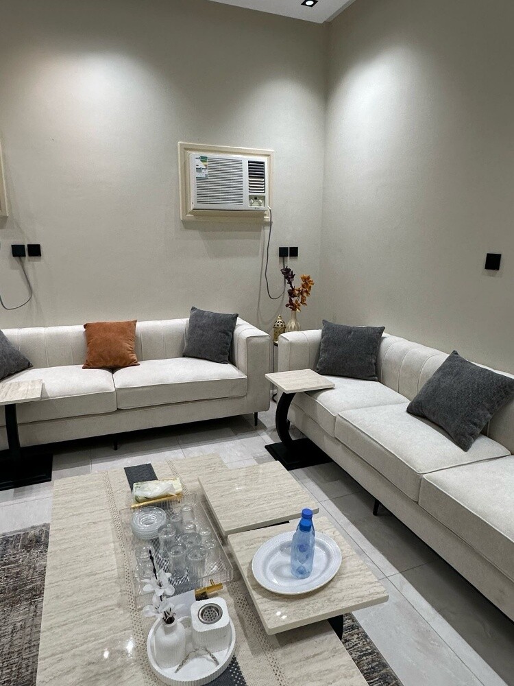 Sofa's &Chairs - 6