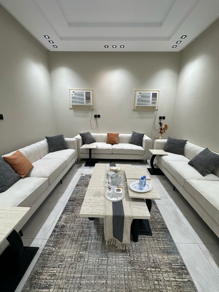 Sofa's &Chairs - 4