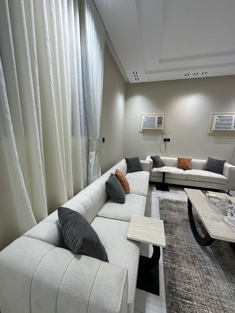 Sofa's &Chairs - 8